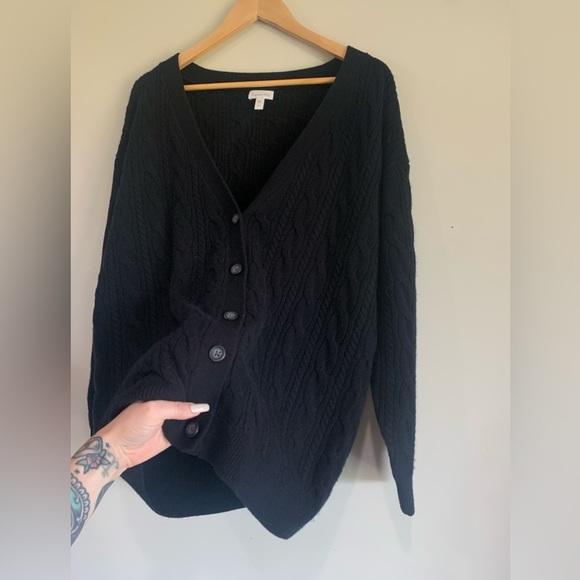 Garnet Hill cable knit cashmere boyfriend sweater - Picture 5 of 6